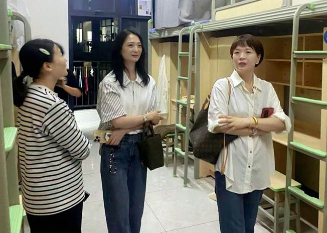 李安、赵兰（班导师）