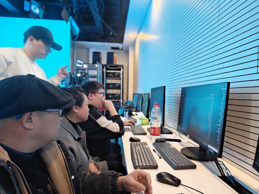 数字创意学院教师赴企业学习XR技术 助推虚拟现实专业建设