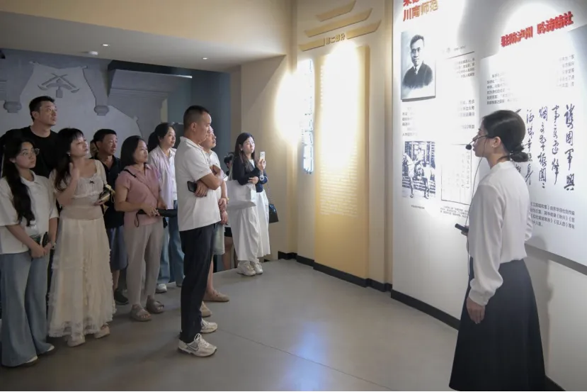 家校同心育新人 携手共进启新程——数字创意学院召开2026级新生家长座谈会